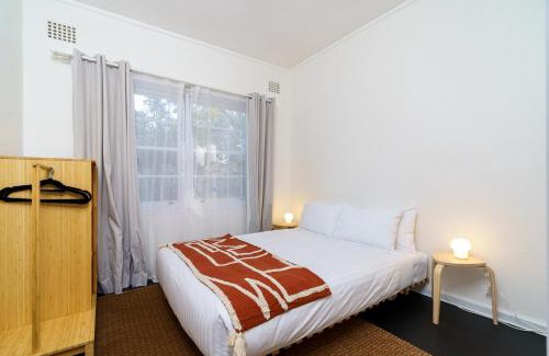 Ainslie House | Classic 2BR with Modern Touch and Garden - Hosted by Canstay