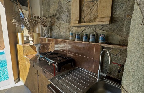 Sivritos Apartment | Classic 3-bedrooms apartment with swimming pool in Meronas