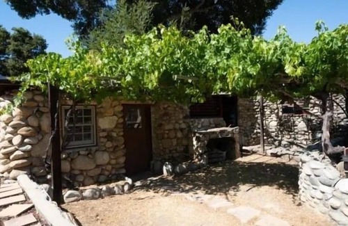Carmel Valley House | Classic adobe home comfortably nestled in the heart of Carmel Valley