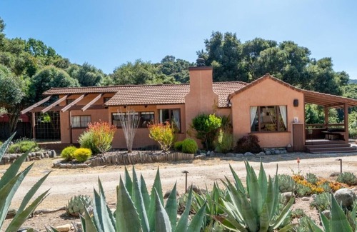 Carmel Valley House | Classic adobe home comfortably nestled in the heart of Carmel Valley