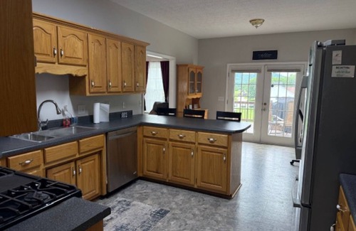 Carthage House | Classic and Beautiful 3 BR home in Carthage, TN. Great for work or Play!