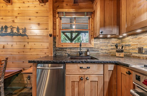 Tahoe Pines House | Classic Cabin in the Pines by Tahoe Getaways - Walk to Lake, Pet-Friendly 3 BR w/Yard & Hot Tub!