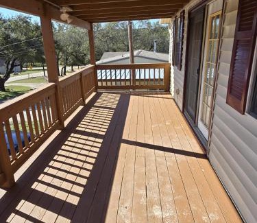Almont Apartment | Classic Charm Close to Lake 2