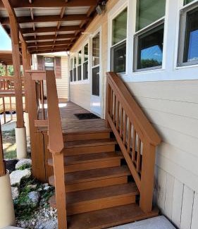 Canyon Lake House | Classic Charm Close To Lake