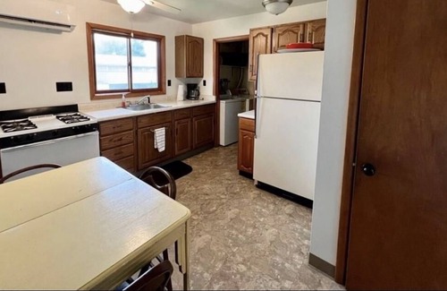 Conneaut Lake Cottage | Classic Conneaut Cottage