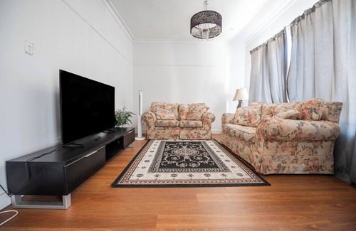 Corio House | Classic Decor, Freshly Painted 3 by 2 Quiet Home