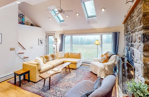 Jacksonville House | Classic home on 300 acres w/ incredible views, firepit & fireplace - 2 dogs OK!