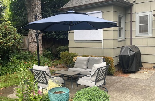 College Hill House | Classic home on College Hill with five beds, private yard, hot tub, and grill.