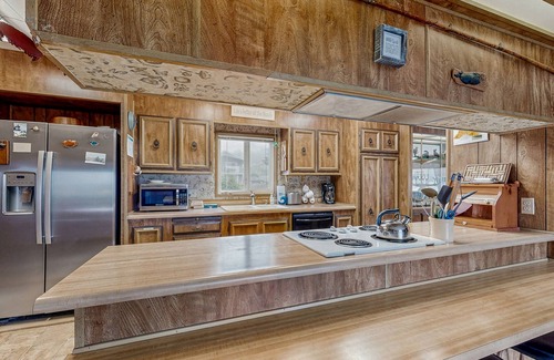 Cape Meares House | Classic home with partial ocean views & horseshoe pit - close to beach