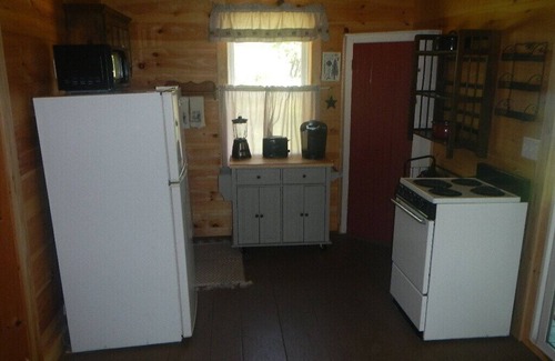 Newcastle House | Classic lakefront cottage on Damariscotta Lake