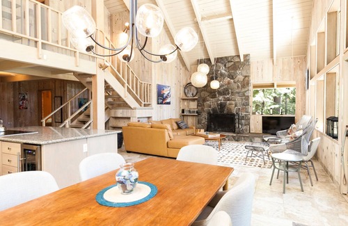El Dorado County House | Classic Lakeside Cabin w/ Private Beach & Dock