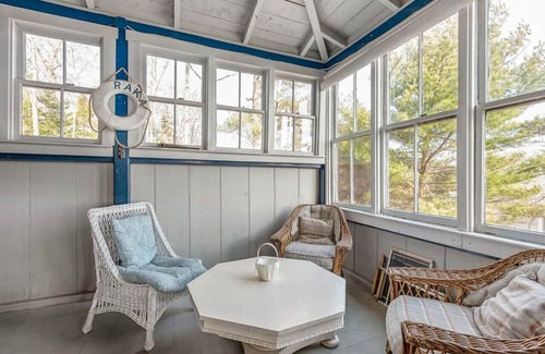 Boothbay Harbor Cottage | Classic Maine Cottage with Ocean Views and Beach