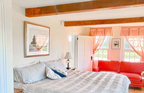 Martinsville House | Classic Maine country home with private hot tub, ocean view & fast WiFi