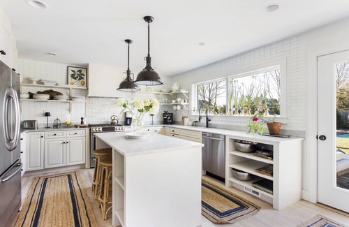 Bellport House | Classic Martha's Vinyard-Inspired Lovely 4 bedroom House with Pool In Bellport
