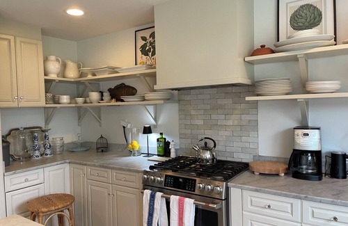 Bellport House | Classic Martha's Vinyard-Inspired Lovely 4 bedroom House with Pool In Bellport