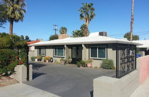 Warm Sands House | Classic Mid Century Modern - sleeps four