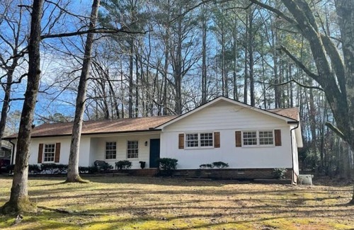 Covington House | Classic on Cherry- Private Home - 1.3m from Town square -Covington -Mystic Falls