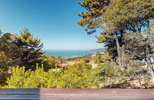 Sea Ranch House | Classic Sea Ranch architecture, ocean views, shared pools/saunas, & tennis court