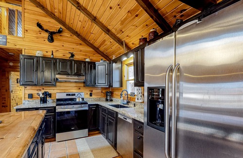 Beaver Cove House | Classic-yet-modern lake home with deck & association beach - dog-friendly