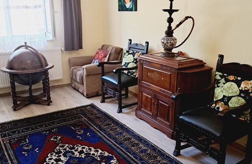Goreme House | Classical Backyard Home-Exclusive House
