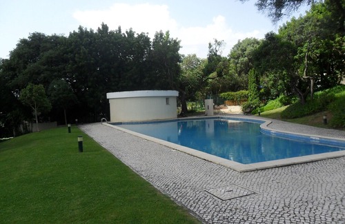 Santo Amaro Apartment | CLASSICO APT. WITH GARDEN NEXT TO BELÉM HISTORIC ZONE AND RIVER TEJO