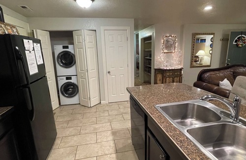 Berkley House | Classy 3 bdrm Great reviews! Awesome Denver Location Only 5 mins to every hi-way