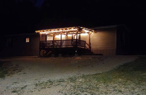 Elizabeth Apartment | Classy 3 Bed home w/pool access - Moose Cabin