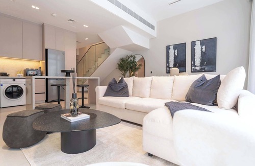 Dubai Villa | Classy 4-Bedroom Villa With Spacious Balcony in Nad Al Sheba
