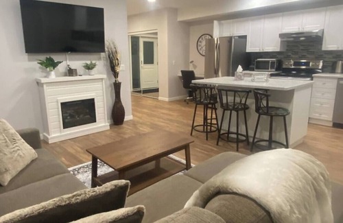 Kamloops House | Classy and modern, 2 bedroom suite covered with patio.