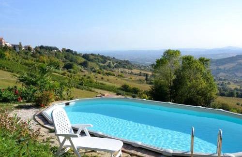 Cupramontana Apartment | Classy Apartment in Cupramontana with Swimming Pool