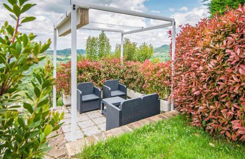 Cupramontana Apartment | Classy Apartment in Cupramontana with Swimming Pool