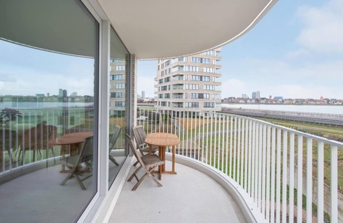 Ostend City Centre Apartment | Classy apartment with terrace in Bredene