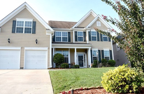High Point House | Classy, Cozy Close to everything