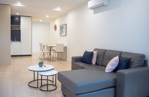 Brighton House | Classy & Spacious 2 Bedroom, 2 Bathroom (En Suite)