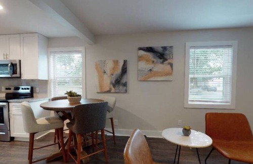 Villa Heights Apartment | Classy & Stylish 2 Bedroom near NoDa, by Mansion™