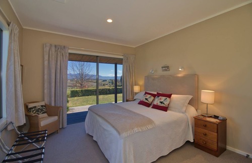 Ruby Bay Ski Chalet | Clayridge Cotttages situated above Ruby Bay, amazing mountain & sea views