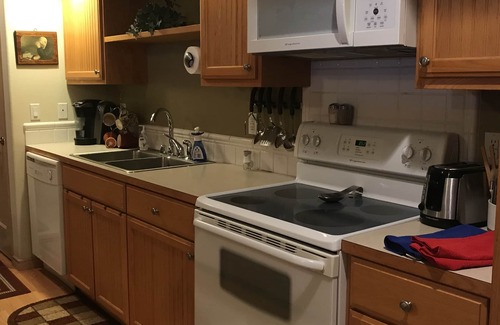Manchester Apartment | Clean 1 bedroom apartment with commanding view of Seattle.