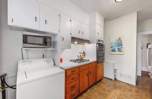 Charlotte Apartment | Clean 1BR King Condo | Elizabeth-Plaza Midwood