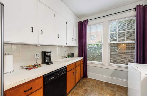 Charlotte Apartment | Clean 1BR King Condo | Elizabeth-Plaza Midwood