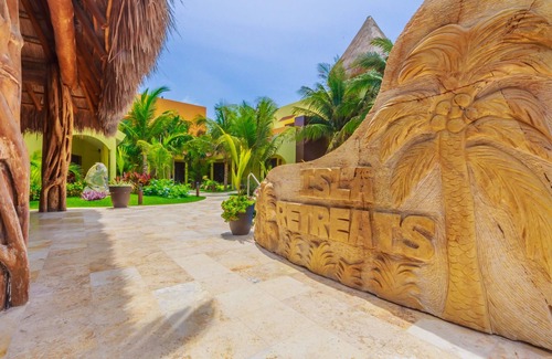 Colonia Salina Chica Villa | Clean, adult-only private villas at Isla Retreats, close to restaurants & beach