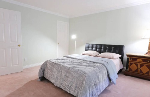 Surrey Newton House | Clean and Comfy 3BR House in Prestigious Sunshine Hills
