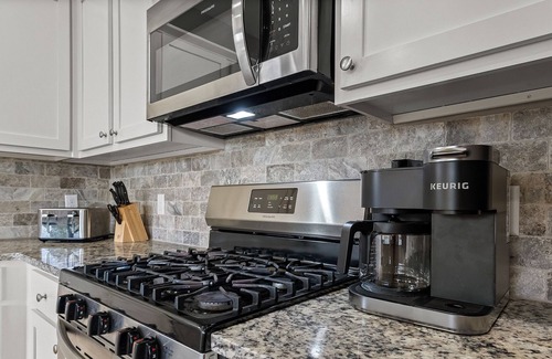 Bentonville House | Clean and comfy! Perfect place to work or relax. Between XNA & dtwn!