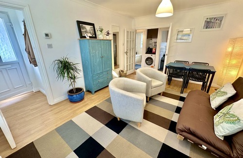 Hale Apartment | Clean and Cosy Apartment near Edgware station