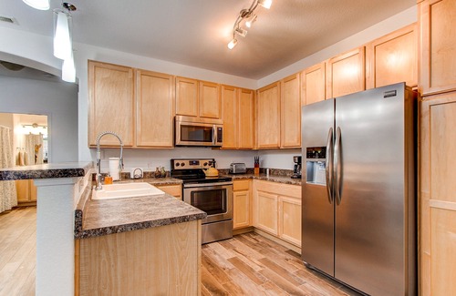 Aurora Condo | Clean and Cozy Centennial Area Main Floor Condo