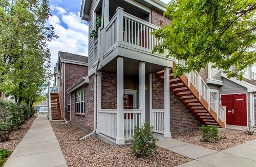 Aurora Condo | Clean and Cozy Centennial Area Main Floor Condo