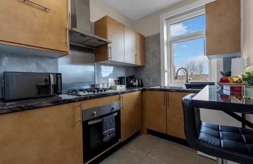 Prestonfield Apartment | Clean and cozy room in Edinburgh