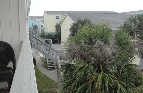 Pensacola Beach Condo | CLEAN and NEWLY Renovated! Relaxed and Fun Decor. 2B/2B with W/D