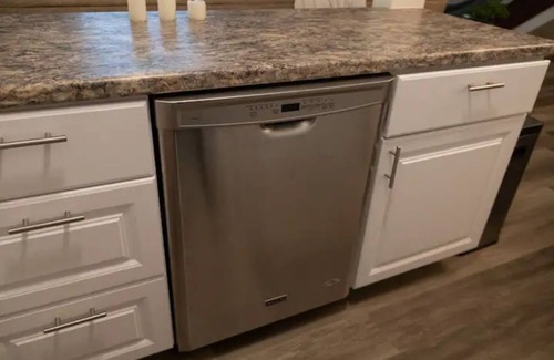 Cascade House | Clean and quiet 2/1.5 townhouse 4 miles from airport