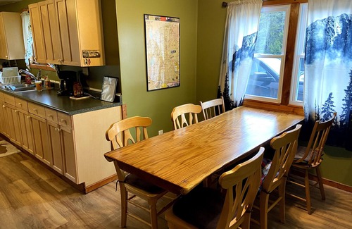 Childwold House | Clean and spacious 3 bedroom ranch between Cranberry & Tupper Lakes