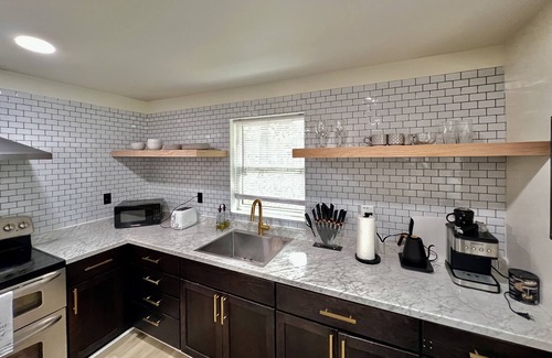 Sumter House | Clean & Comfortable 3 BD 1.5BA Pool Table+Gym